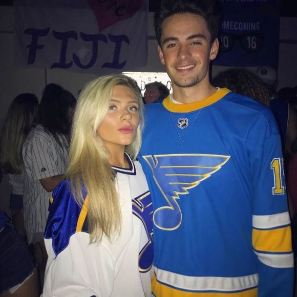 Meet your Posher, Sarah elisabeth - Picture 1 of 1